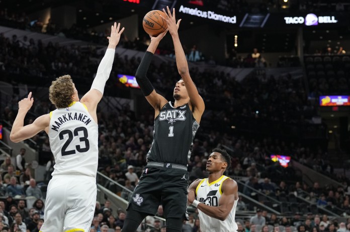 NBA: Utah Jazz at San Antonio Spurs