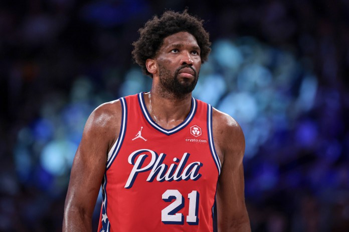 NBA: Playoffs-Philadelphia 76ers at New York Knicks Philadelphia 76ers center Joel Embiid (21) look up during the second half during game two of the first round for the 2024 NBA playoffs