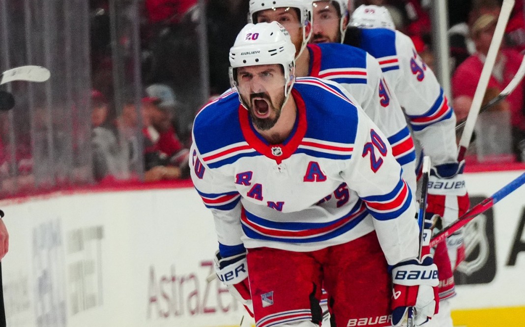 New York Rangers left wing Chris Kreider (20)