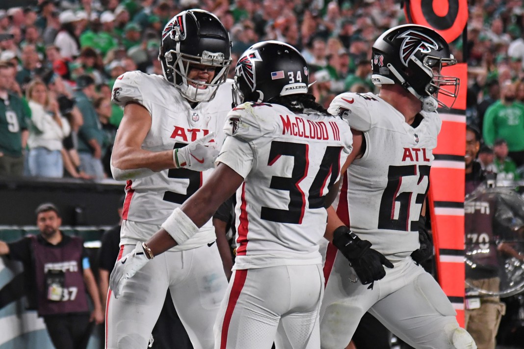 Atlanta Falcons wide receiver Drake London (5) celebrates his game-tying touchdown with wide receiver Ray-Ray McCloud III (34) late in the fourth quarter against the Philadelphia Eagles at Lincoln Financial Field on September 16, 2024.