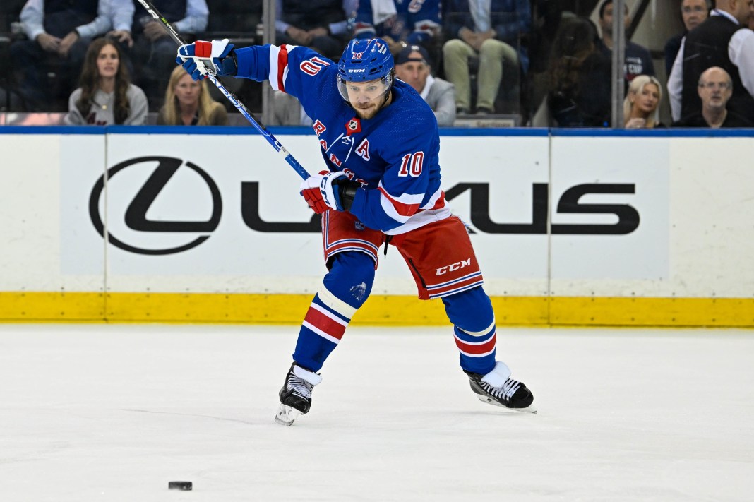 New York Rangers left wing Artemi Panarin (10) lines up a shot against the Florida Panthers