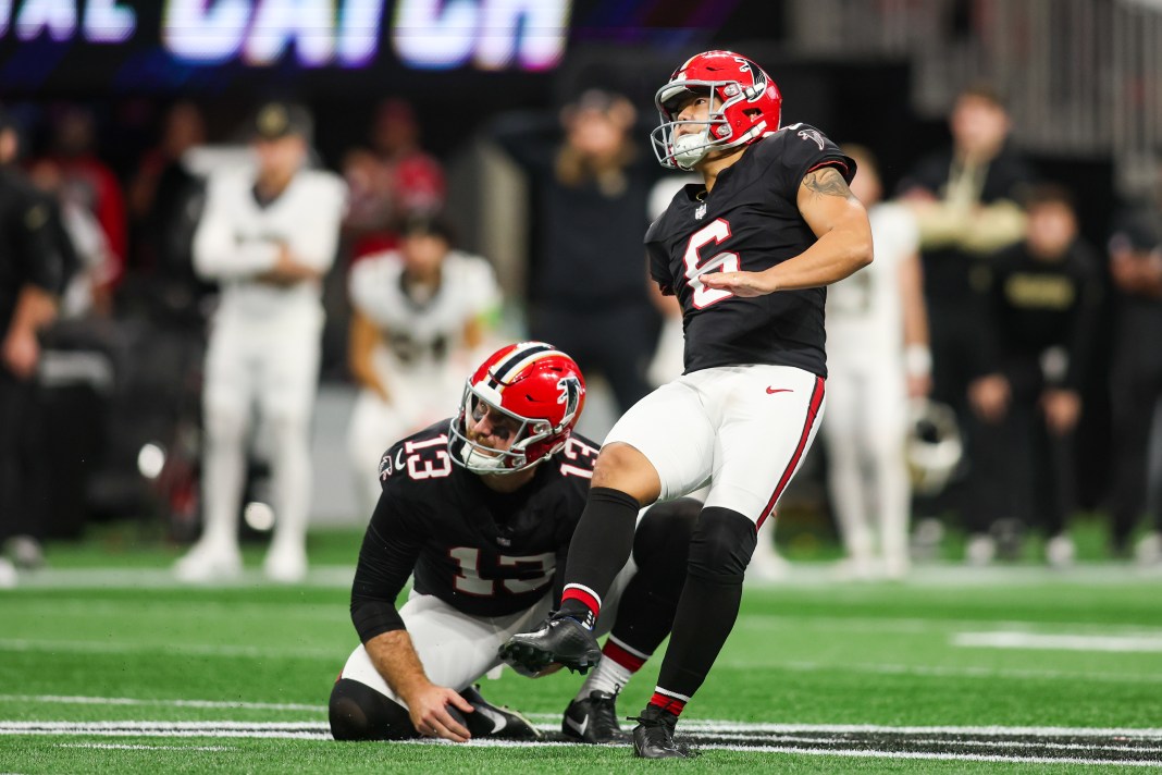 Atlanta Falcons place kicker Younghoe Koo (6) kicks the game-winning field goal against the New Orleans Saints in the fourth quarter at Mercedes-Benz Stadium on September 29, 2024.