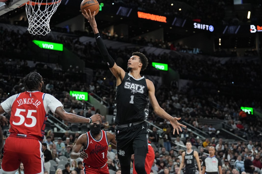 Spurs star Victor Wembanyama goes up for a shot against the Clippers during the 2024-25 NBA season.