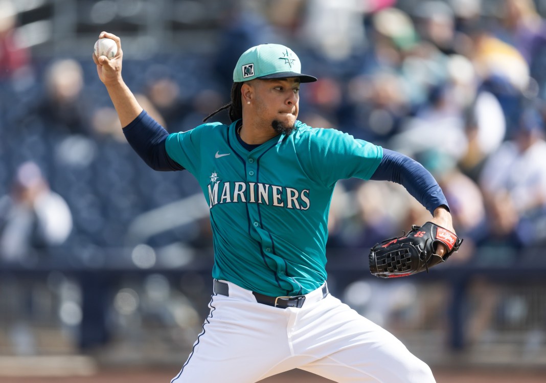 luis castillo seattle mariners mlb picks today