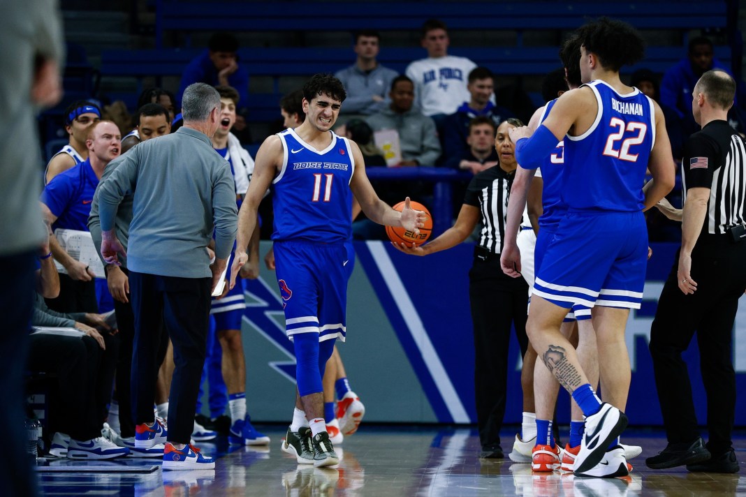 college basketball crown tournament preview